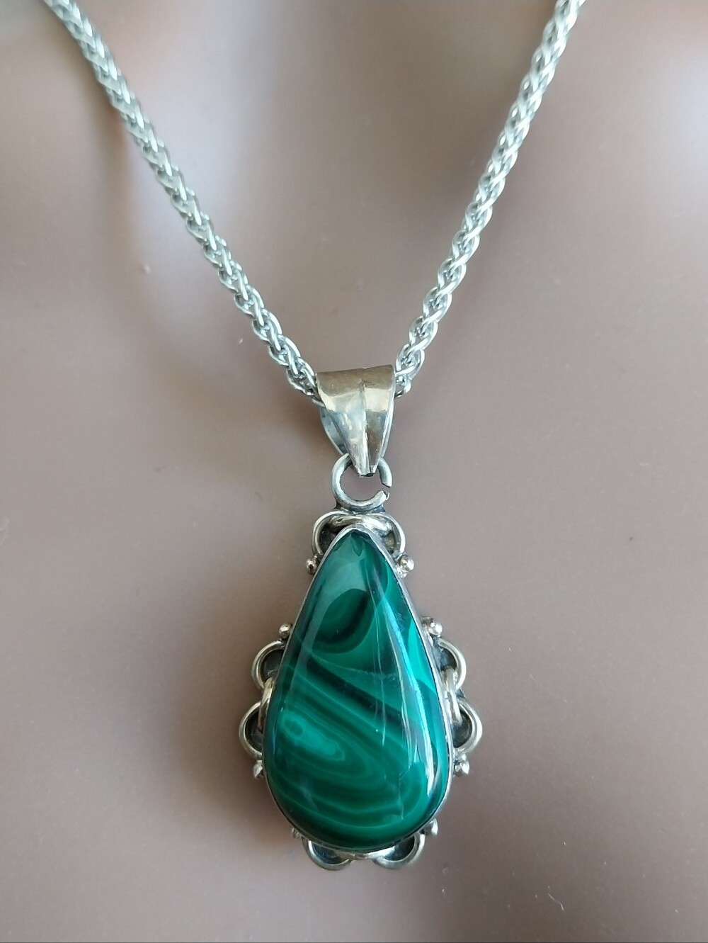 Vintage Silver Teardrop Malachite Necklace - Green